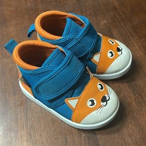 Toddler (size 6) squeaker shoes with On/Off switch. (Blue/Orange Fox)